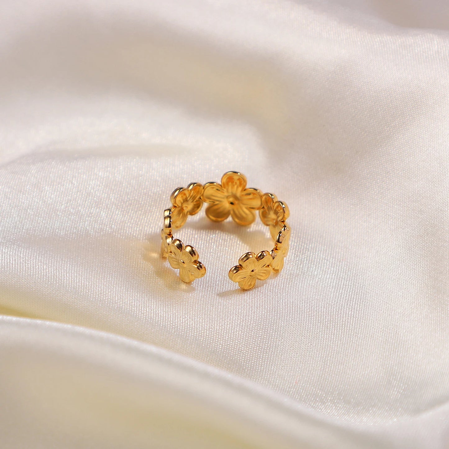 18k Gold Floral Adjustable Ring