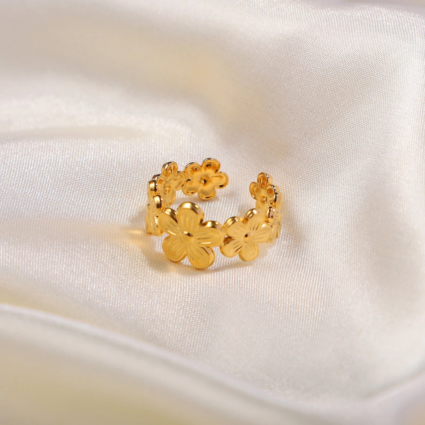 18k Gold Floral Adjustable Ring