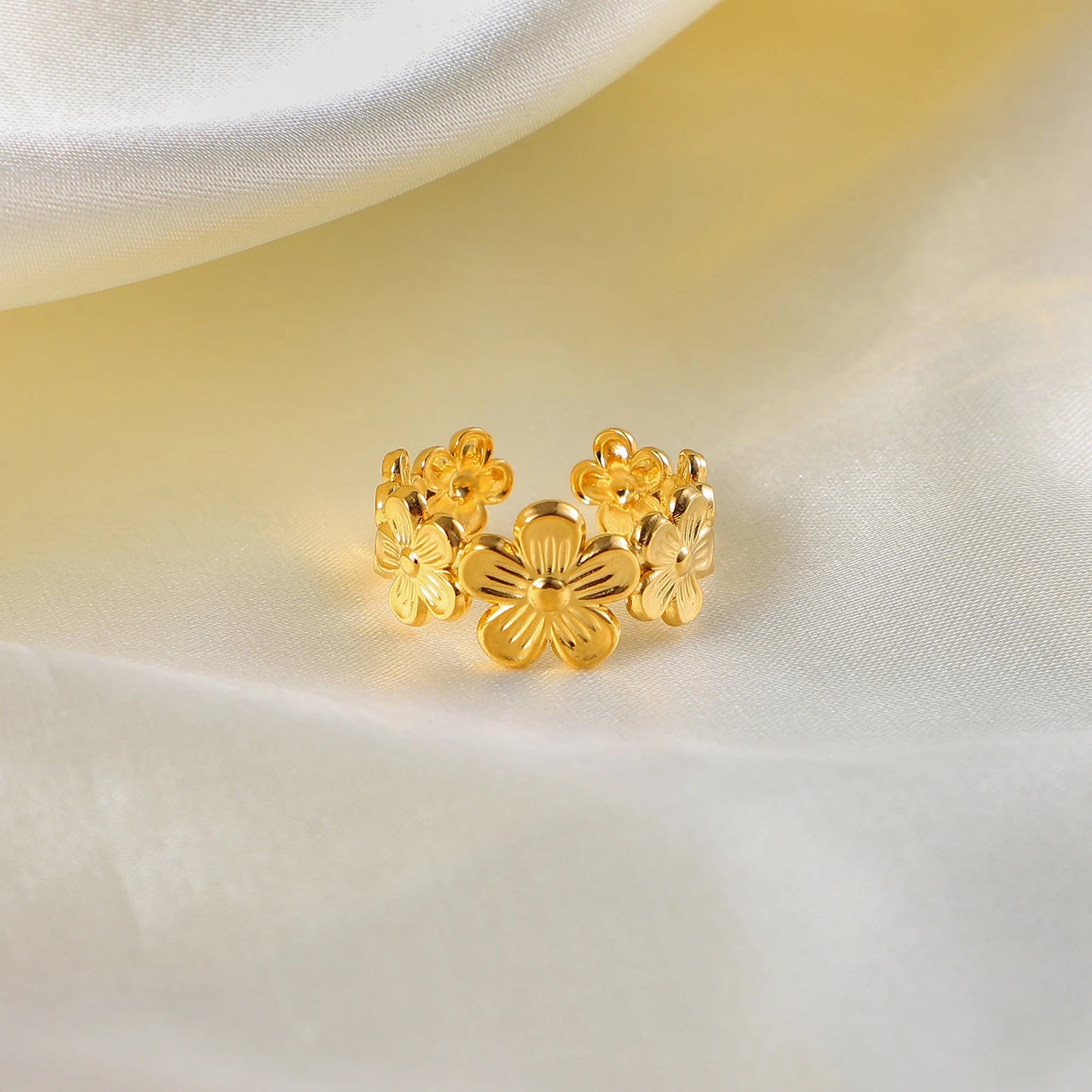 18k Gold Floral Adjustable Ring