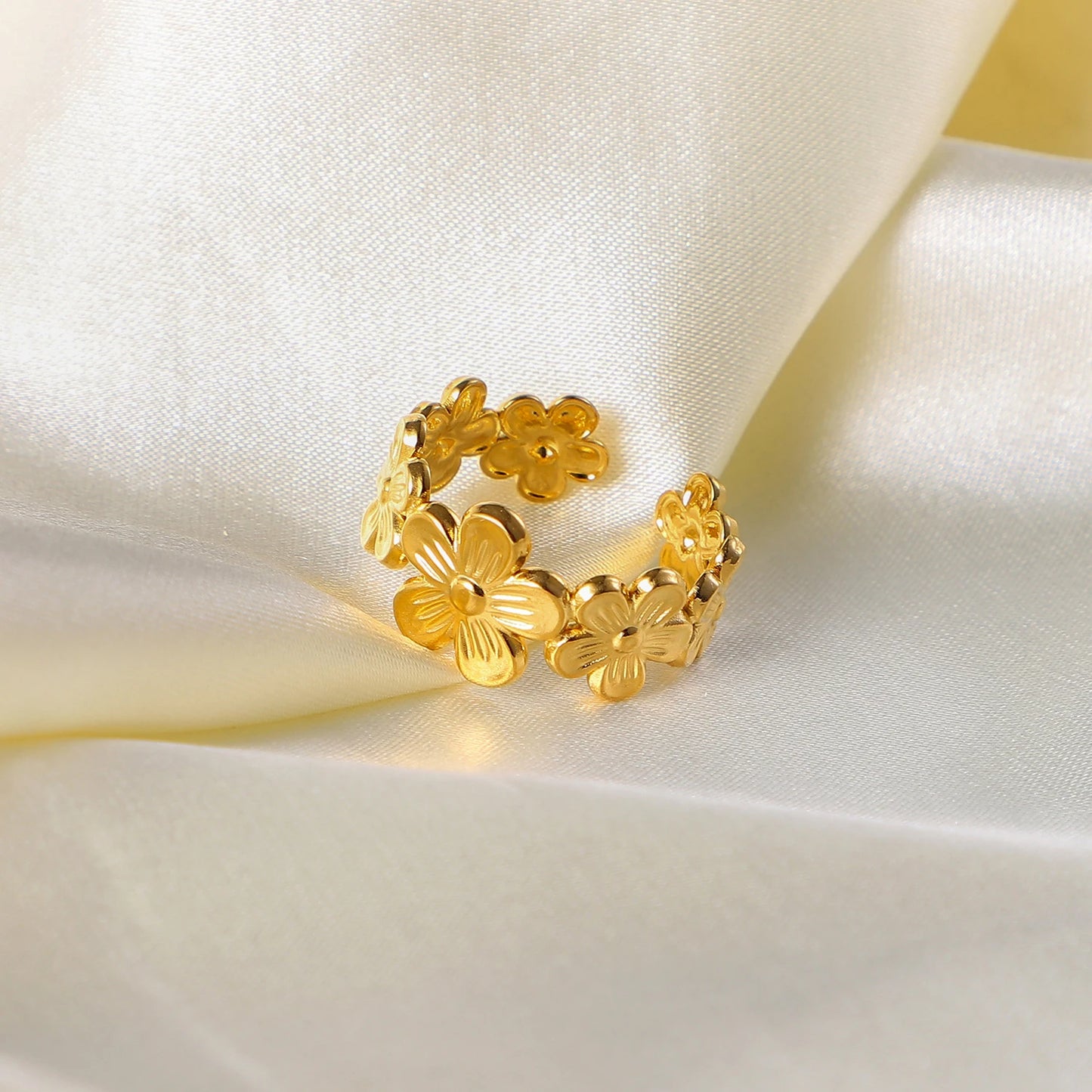 18k Gold Floral Adjustable Ring