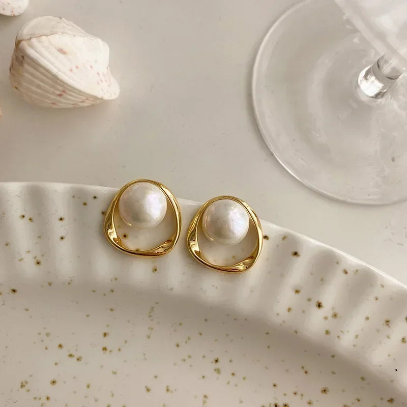 Delicate Pearl Round Earrings